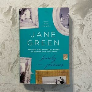 Family Pictures by Jane Green - Paperback Book